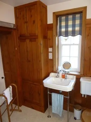 Luxury Tek Büyük Yataklı Oda (Own Bathroom, Hall View)