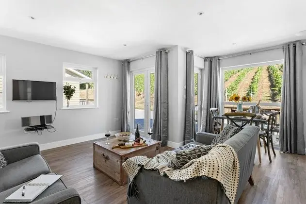 Premium Ev, Özel Banyo, Üzüm Asması Manzaralı (Pet Friendly)