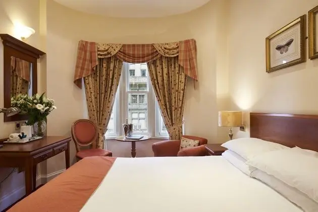 Standard Tek Büyük Yataklı Oda (Princes Street View)