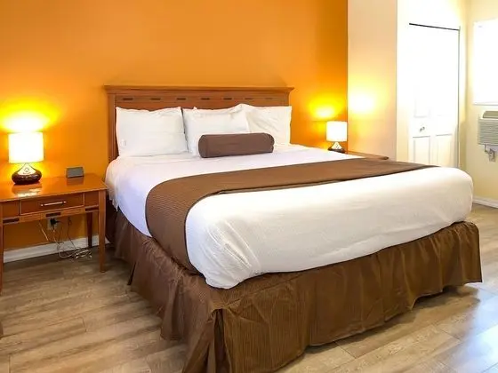 Standard Oda, 1 Büyük (Queen) Boy Yatak, Engellilere Uygun, Sigara İçilmez