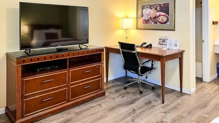 Standard Oda, 1 Büyük (Queen) Boy Yatak, Engellilere Uygun, Sigara İçilmez