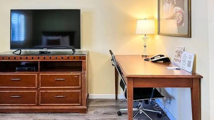 Standard Oda, 1 Büyük (Queen) Boy Yatak, Engellilere Uygun, Sigara İçilmez