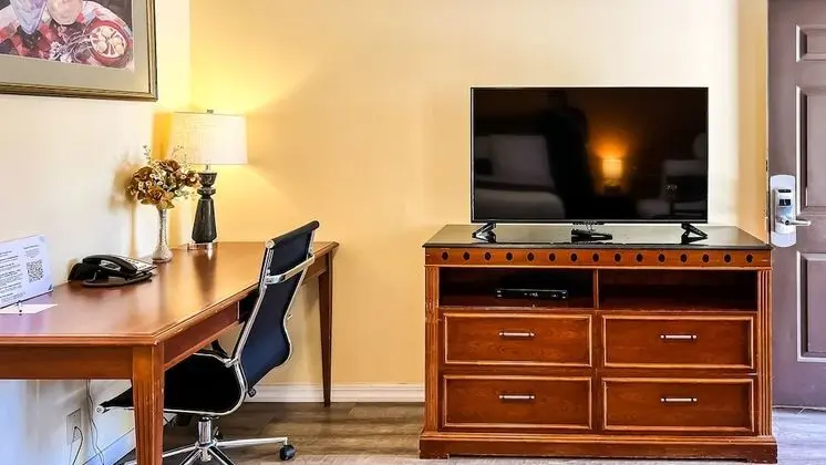 Standard Oda, 1 Büyük (Queen) Boy Yatak, Engellilere Uygun, Sigara İçilmez