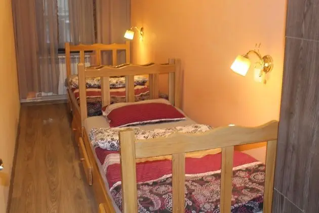 İki Ayrı Yataklı Oda, Ortak Banyo