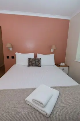 Classic Tek Büyük Yataklı Oda