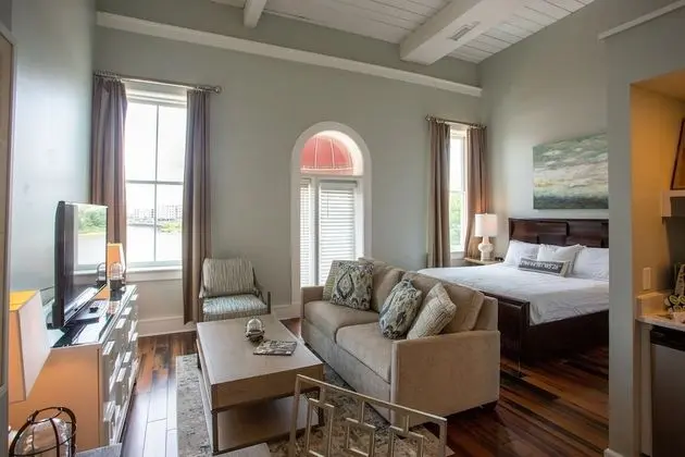 Süit, Balkon, Nehir Manzaralı