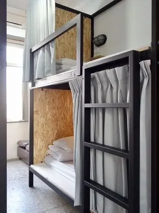 Ortak Ranzalı Oda, Sadece kadınlar için, Ortak Banyo