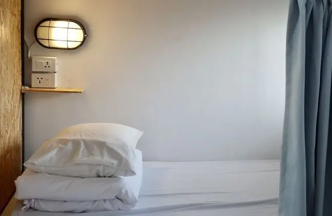 Ortak Ranzalı Oda, Sadece kadınlar için, Ortak Banyo