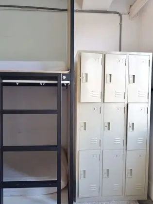 Ortak Ranzalı Oda, Sadece kadınlar için, Ortak Banyo