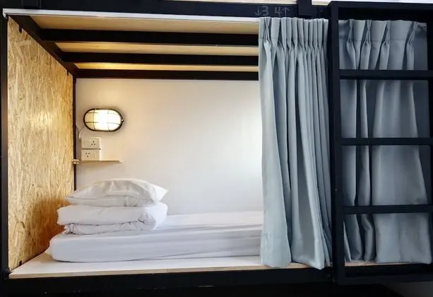 Ortak Ranzalı Oda, Sadece kadınlar için, Ortak Banyo
