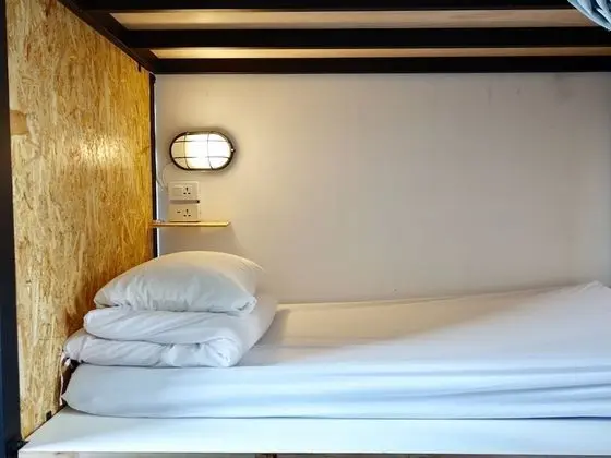 Ortak Ranzalı Oda, Sadece kadınlar için, Ortak Banyo