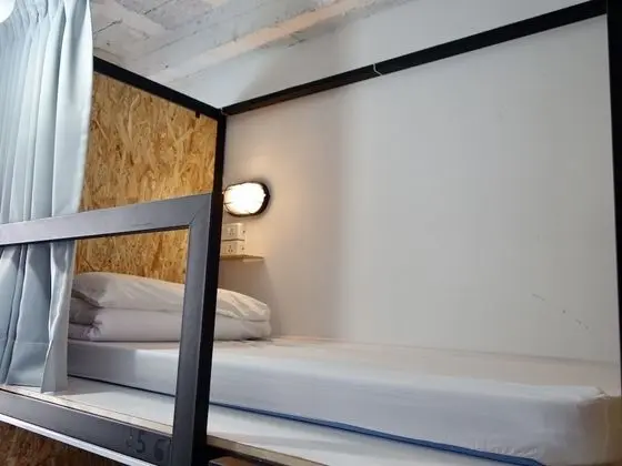 Ortak Ranzalı Oda, Sadece kadınlar için, Ortak Banyo