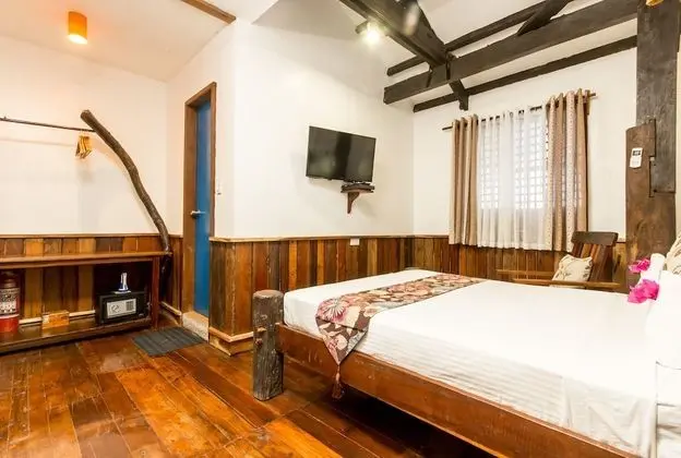Deluxe Tek Büyük Yataklı Oda, Havuz Kullanımı, Havuz Manzaralı