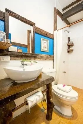 Deluxe Tek Büyük Yataklı Oda, Havuz Kullanımı, Havuz Manzaralı