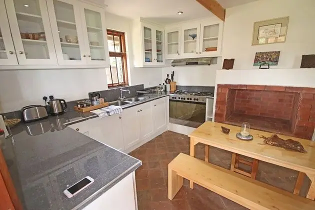 Self-catering Unit (Fuchsia)