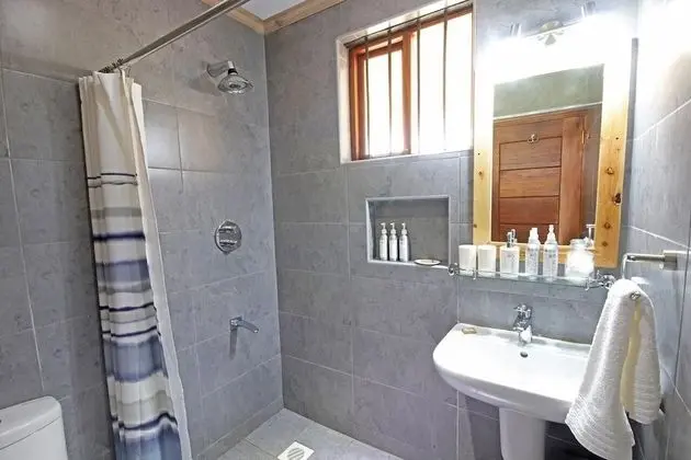 Self-catering Unit (Fuchsia)