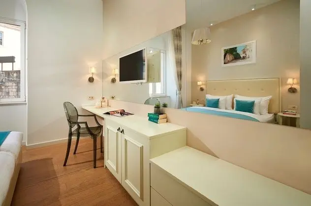 Tek Büyük Yataklı Oda