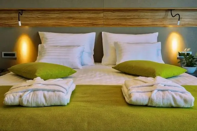 Deluxe Double Room with Balcony with Sea Side View
