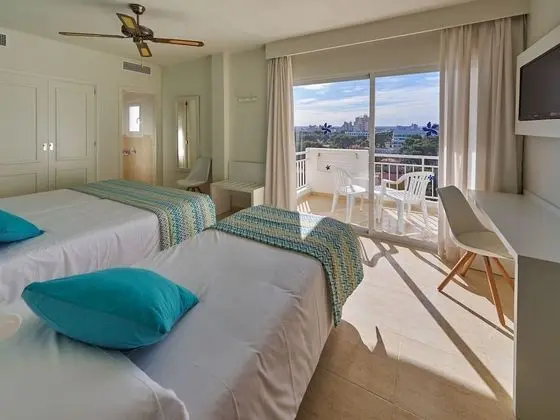 İki Ayrı Yataklı Oda, Balkon (2 adults + 1 child)