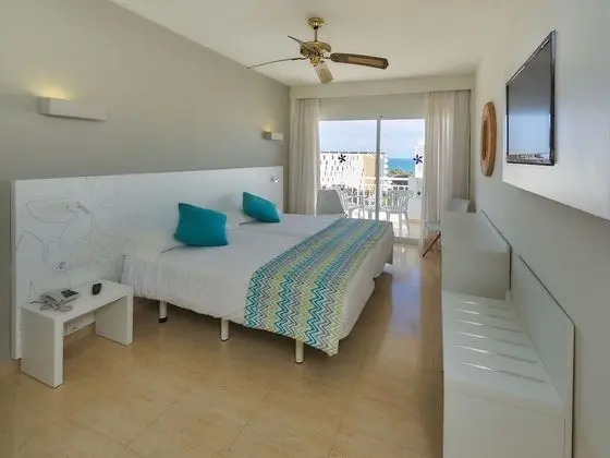 Superior İki Ayrı Yataklı Oda, Balkon, Kısmi Deniz Manzaralı