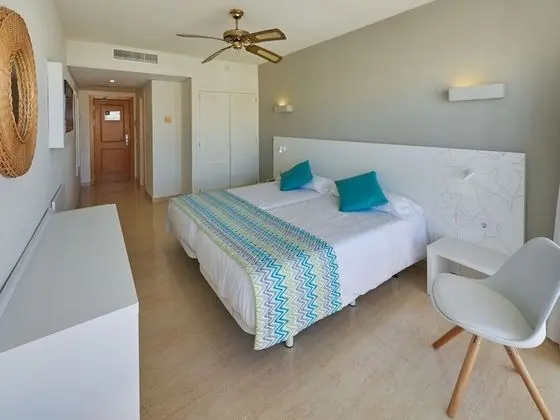 Superior İki Ayrı Yataklı Oda, Balkon, Kısmi Deniz Manzaralı