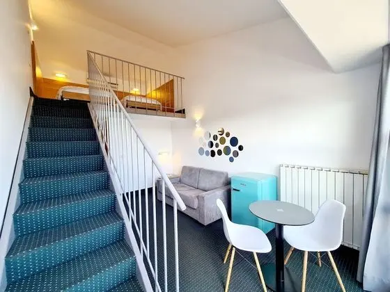 Family Oda, Balkon, Deniz Manzaralı