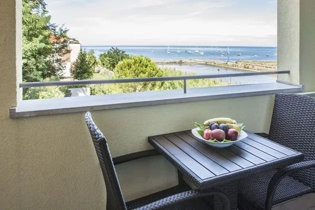 Tek Büyük Yataklı Oda, Balkon, Deniz Manzaralı