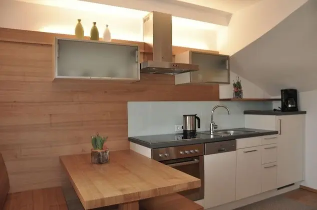 Deluxe Tek Büyük Yataklı Oda, Balkon, Bahçe Manzaralı