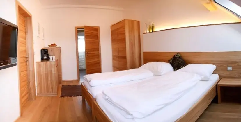 Tek Büyük Yataklı Oda, Bahçe Manzaralı