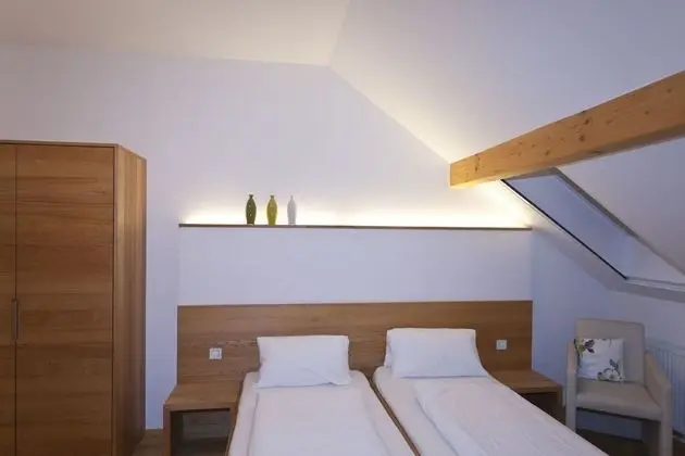 Tek Büyük Yataklı Oda, Bahçe Manzaralı