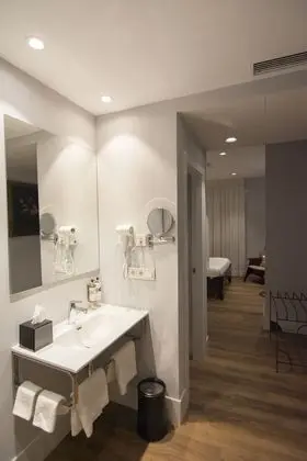 Tek Büyük veya İki Ayrı Yataklı Oda