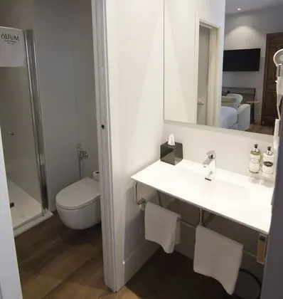 Tek Büyük veya İki Ayrı Yataklı Oda