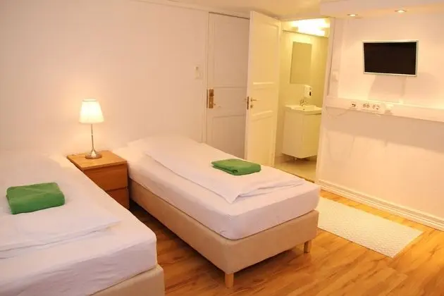 Basement Room with WC (No Shower)
