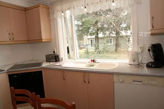 İki Ayrı Yataklı Oda, Ortak Banyo