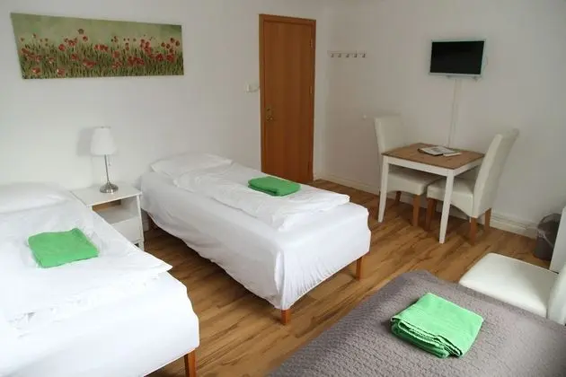Üç Kişilik Oda, Ortak Banyo