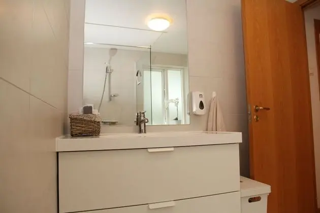 Üç Kişilik Oda, Ortak Banyo