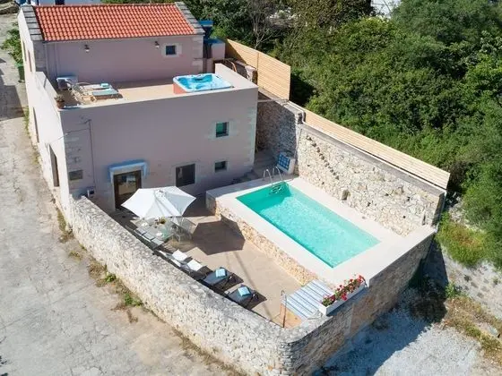 Traditional Villa, 2 Yatak Odası, Kişiye Özel Havuzlu, Deniz Manzaralı (Exterior Hot Tub)