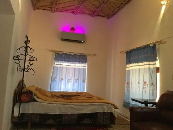 Büyük Yataklı Tek Kişilik Oda