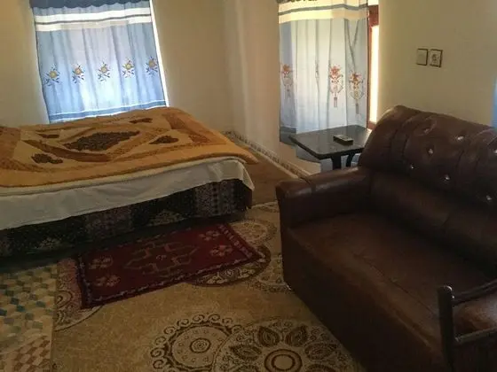 Büyük Yataklı Tek Kişilik Oda