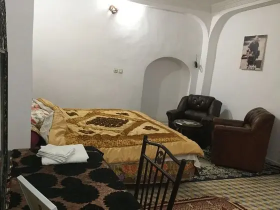 Traditional Büyük Yataklı Tek Kişilik Oda