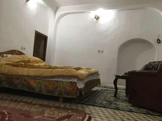 Traditional Büyük Yataklı Tek Kişilik Oda