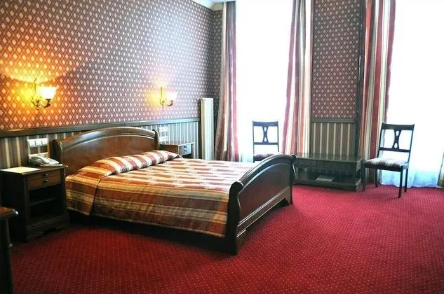 Luxury Tek Büyük Yataklı Oda