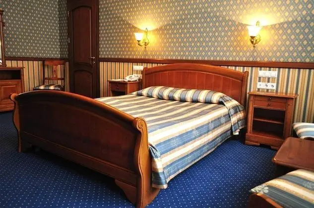 Luxury Tek Büyük Yataklı Oda