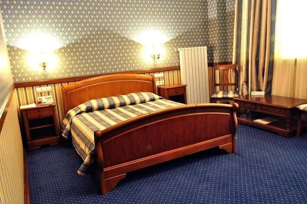 Luxury Tek Büyük Yataklı Oda