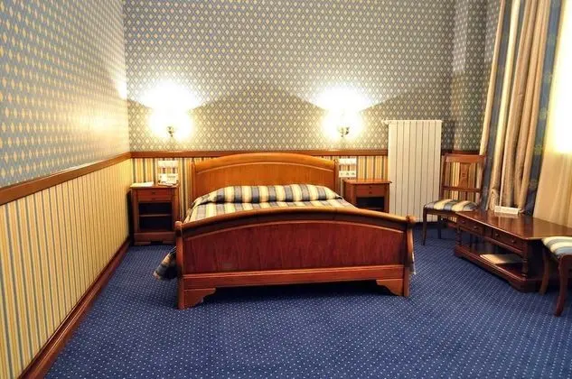 Luxury Tek Büyük Yataklı Oda