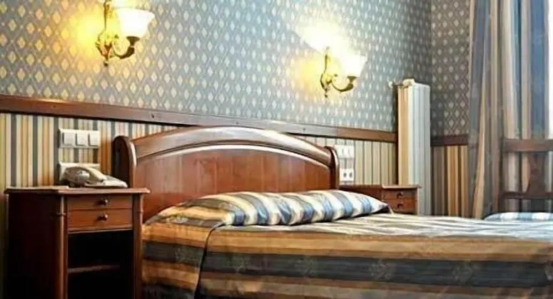Luxury Tek Büyük Yataklı Oda