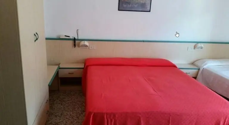 Üç Kişilik Oda