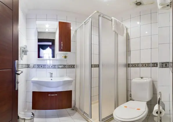 Standard Triple Oda Balkonlu
