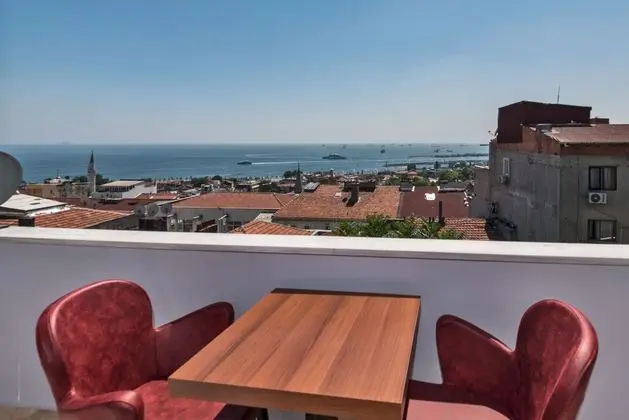 Üçlü Sea View With Balcony