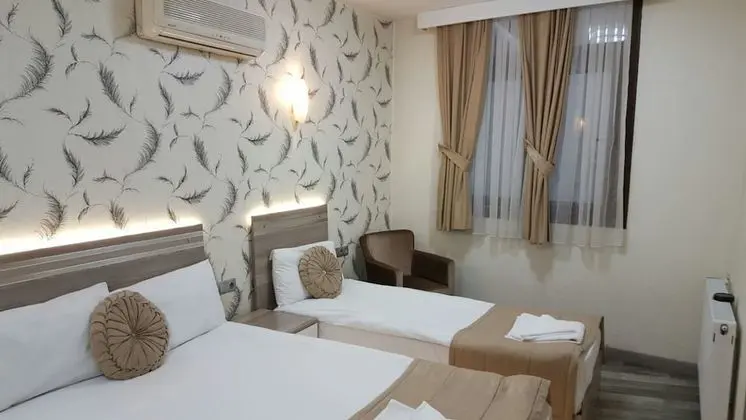 Tek Büyük veya İki Ayrı Yataklı Oda
